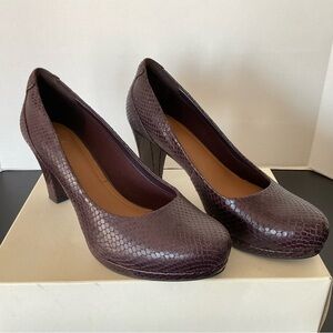 Clarks Artisan Women's Round-Toe Block Heel Snake Print Pumps in Deep Plum 9M